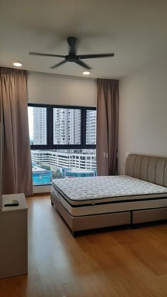 Condominium for Rent at Bay Point @ Country Garden Danga Bay - Stephanie Yap - Bedroom - PropertyGuru.com.my
