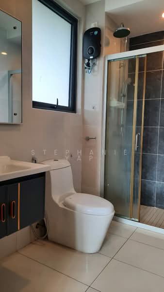 Condominium for Rent at Bay Point @ Country Garden Danga Bay - Stephanie Yap - Bathroom - PropertyGuru.com.my