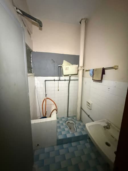 Terraced House for Rent in Setapak (Kuala Lumpur) - Ming Ju Li - Bathroom - PropertyGuru.com.my