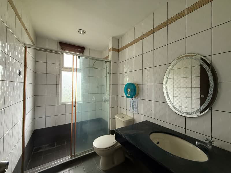 Bungalow for Sale in Country Heights (Kajang) - ChaoLim . - Bathroom - PropertyGuru.com.my