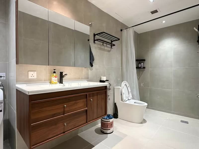 Service Residence for Sale at Uptown Residences - Hannah Yeak - Bathroom - PropertyGuru.com.my