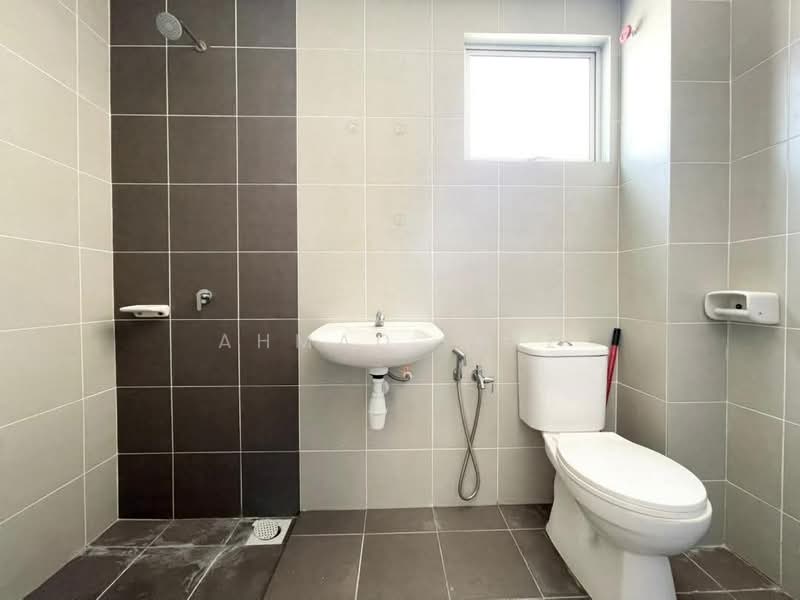 2-storey Terraced House for Rent in Dengkil (Selangor) - Ahmad Faiz - Bathroom - PropertyGuru.com.my