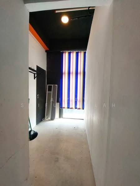 Shop / Office for Rent in Cyber 9 (Cyberjaya) - Aizat Saifulrullah - Corridor - PropertyGuru.com.my