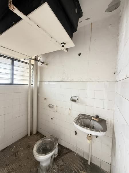 Pangsapuri untuk Dijual di Apartment Seri Bakawali - Yean Ma - Bathroom - PropertyGuru.com.my