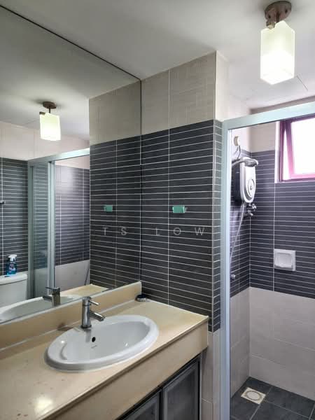 Kondominium untuk Dijual di Savanna Condominium - TS Low - Bathroom - PropertyGuru.com.my