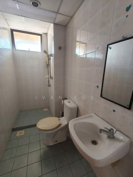 Kondominium untuk Dijual di 1 Bukit Utama - Ivan Kok - Bathroom - PropertyGuru.com.my