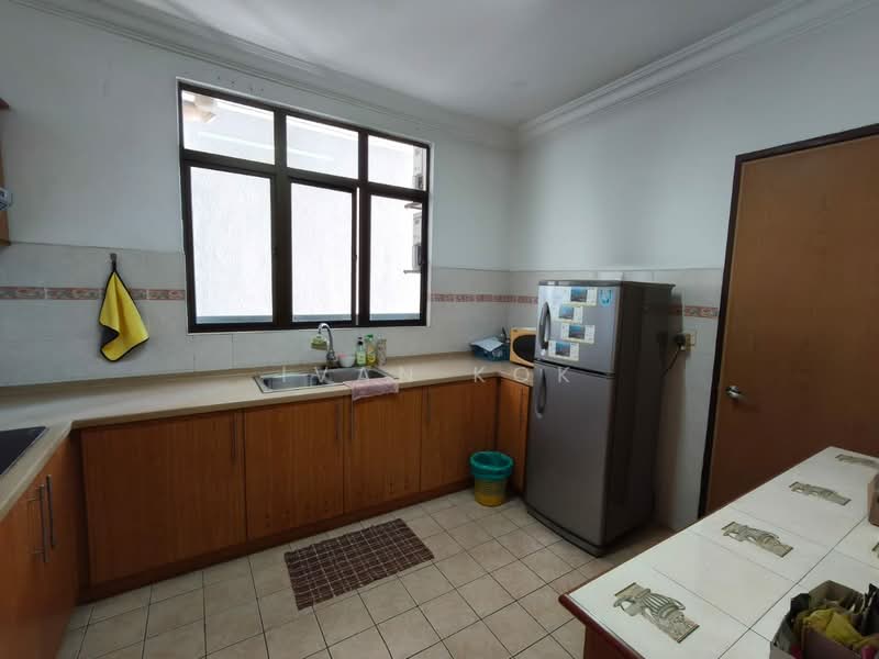 Kondominium untuk Dijual di 1 Bukit Utama - Ivan Kok - Kitchen - PropertyGuru.com.my