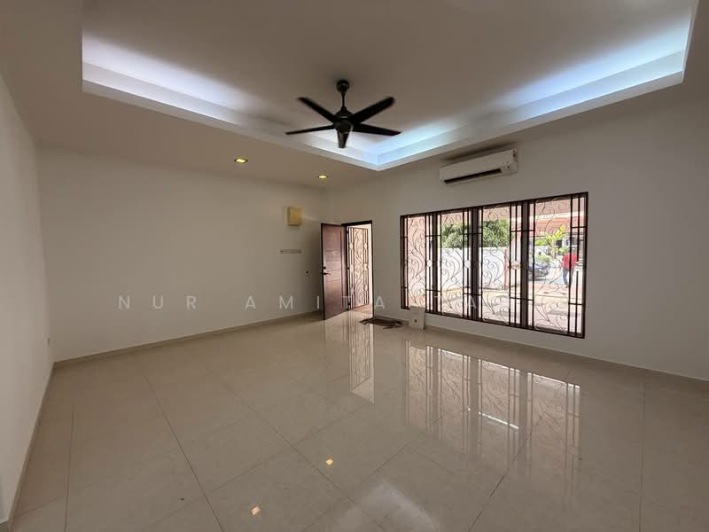 Rumah Teres 2 Tingkat untuk Dijual di Seksyen 23 (Shah Alam) - Nur Amita Tahir - Living Room - PropertyGuru.com.my