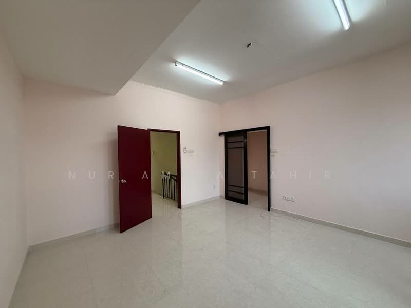 Rumah Teres 2 Tingkat untuk Dijual di Seksyen 23 (Shah Alam) - Nur Amita Tahir - Interior - PropertyGuru.com.my