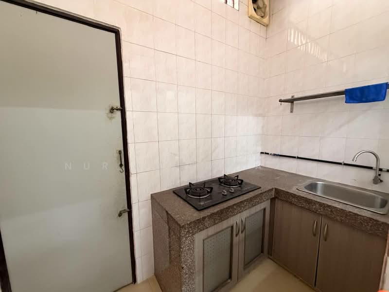 Rumah Teres 2 Tingkat untuk Dijual di Seksyen 23 (Shah Alam) - Nur Amita Tahir - Kitchen - PropertyGuru.com.my