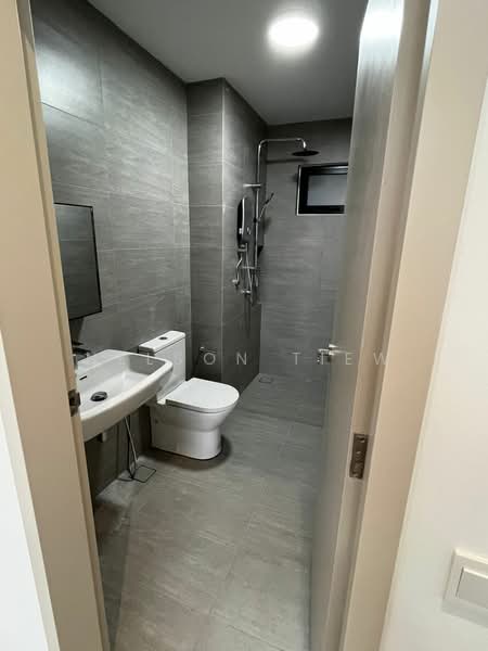 Servis Apartment untuk Disewa di Residensi Ava @ Kiara Bay - Nelson Tiew - Bathroom - PropertyGuru.com.my