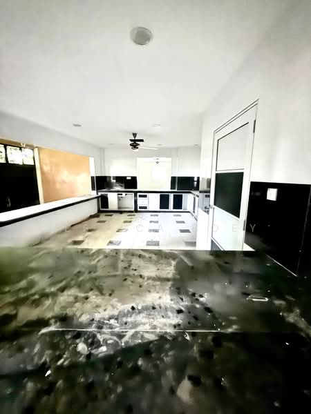 Rumah Banglo untuk Dijual di Leisure Farm (Gelang Patah) - Jessica Boey - Kitchen - PropertyGuru.com.my