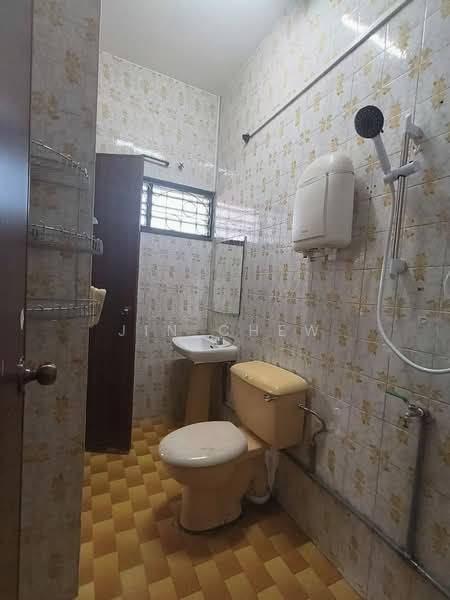 Rumah Teres 2 Tingkat untuk Disewa di Johor Bahru (Johor) - Jin Chew - Bathroom - PropertyGuru.com.my