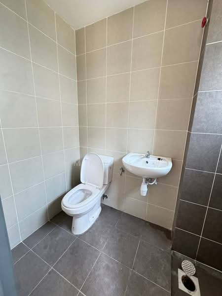 1-storey Terraced House for Rent in Dengkil (Selangor) - Ahmad Faiz - Bathroom - PropertyGuru.com.my