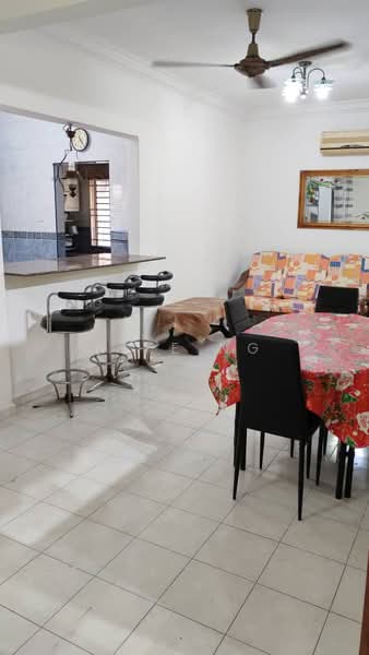 Terraced House for Rent in Bandar Botanic (Klang) - Nike Ng - Living Room - PropertyGuru.com.my