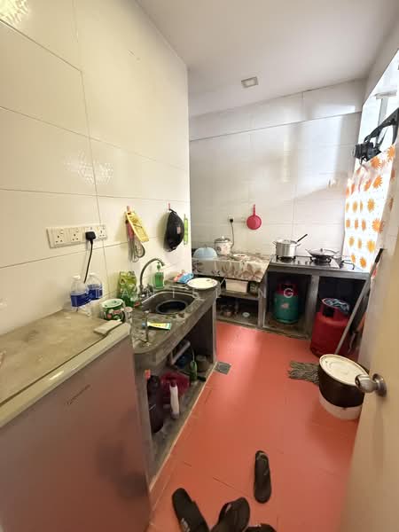 Apartment for Sale at Taman Setia Balakong - Daniel Ng - Kitchen - PropertyGuru.com.my