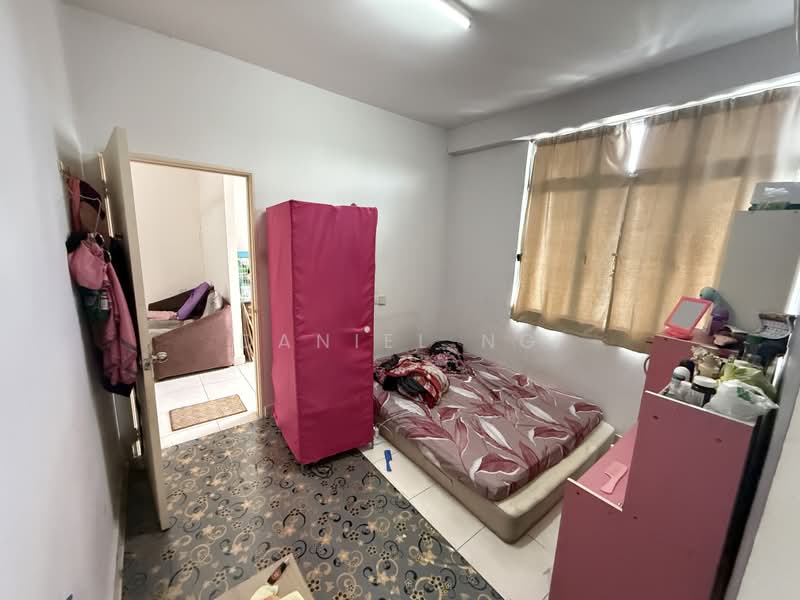 Apartment for Sale at Taman Setia Balakong - Daniel Ng - Bedroom - PropertyGuru.com.my