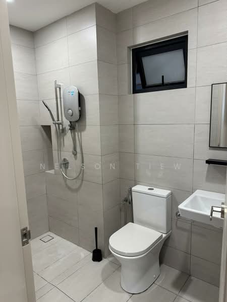Servis Apartment untuk Disewa di Residensi Ava @ Kiara Bay - Nelson Tiew - Bathroom - PropertyGuru.com.my