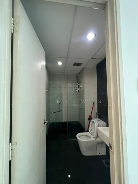 Servis Apartment untuk Disewa di Centrestage Designer Suite - Yu Kelwis - Bathroom - PropertyGuru.com.my