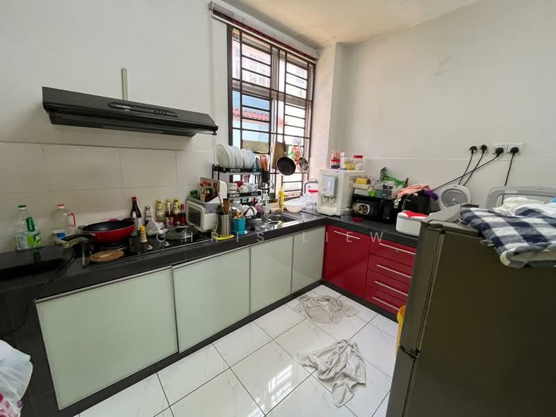 2-storey Terraced House for Sale in Perling (Johor) - Chris Liew - Kitchen - PropertyGuru.com.my