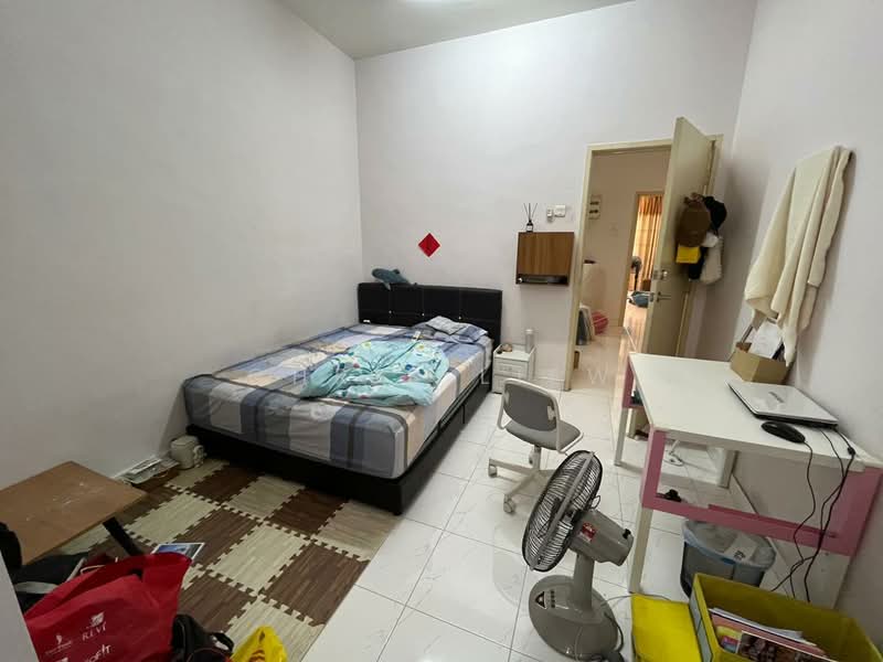 2-storey Terraced House for Sale in Perling (Johor) - Chris Liew - Bedroom - PropertyGuru.com.my