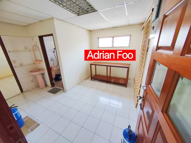 Shop for Rent in Jelutong (Penang) - Adrian Foo - Interior - PropertyGuru.com.my