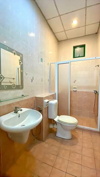 Condominium for Rent at Tanjung Park Condominium - Gan Chun Kai - Bathroom - PropertyGuru.com.my