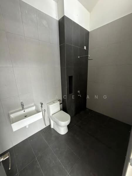2-storey Terraced House for Sale in Setia Eco Cascadia (Tebrau) - Wallace Ang - Bathroom - PropertyGuru.com.my