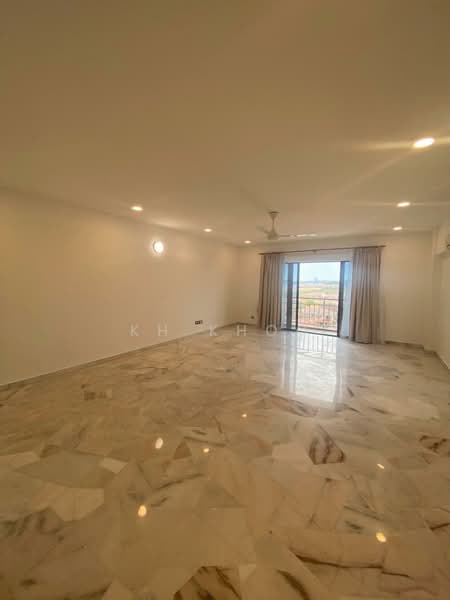 Kondominium untuk Dijual di Sri Bayu Condominium - KH Khoo - Living Room - PropertyGuru.com.my