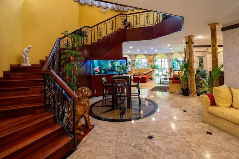 Rumah Banglo untuk Dijual di Seksyen 13 (Shah Alam) - Shiqin Saidin - Living Room - PropertyGuru.com.my