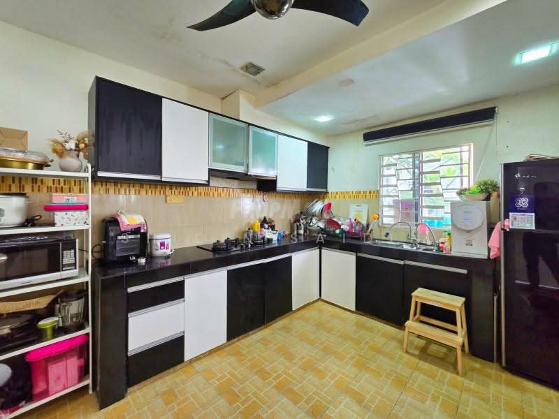 Cluster House for Sale in Alam Suria (Puncak Alam) - Shiqin Saidin - Kitchen - PropertyGuru.com.my