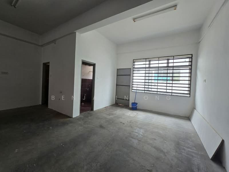 Kedai untuk Disewa di Taman Bestari Indah (Ulu Tiram) - Benjamin Ong - Interior - PropertyGuru.com.my