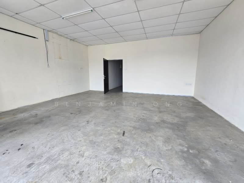 Kedai untuk Disewa di Taman Bestari Indah (Ulu Tiram) - Benjamin Ong - Interior - PropertyGuru.com.my
