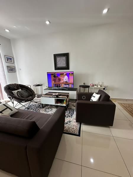 Kondominium untuk Dijual di M Condominium @ Larkin - Kent Koh - Living Room - PropertyGuru.com.my