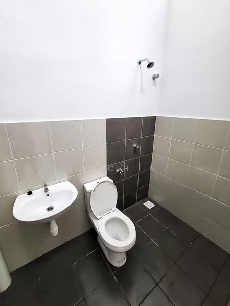 2-storey Terraced House for Sale in Taman Scientex Rawang (Rawang) - TK Chin - Bathroom - PropertyGuru.com.my