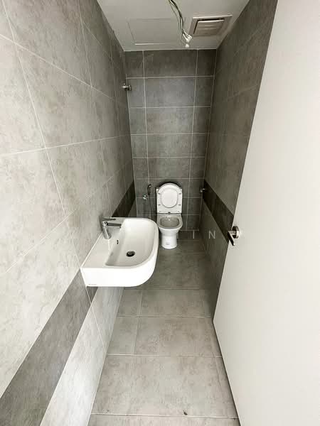 Semi-Detached House for Sale in Sungai Buloh (Selangor) - TK Chin - Bathroom - PropertyGuru.com.my