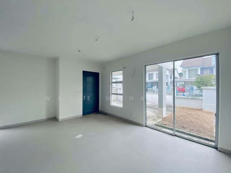 Semi-Detached House for Sale in Shah Alam (Selangor) - WATIE MUHAMAD - Living Room - PropertyGuru.com.my
