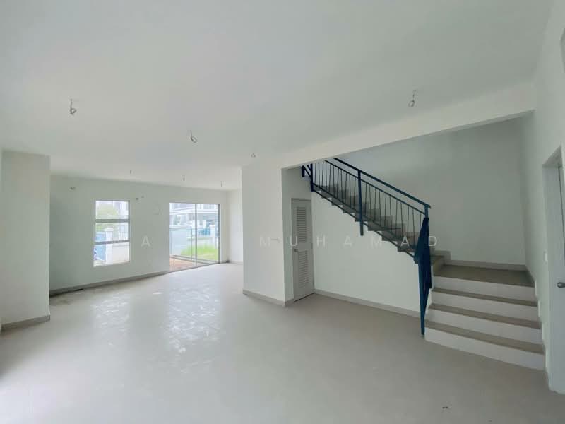 Semi-Detached House for Sale in Shah Alam (Selangor) - WATIE MUHAMAD - Living Room - PropertyGuru.com.my