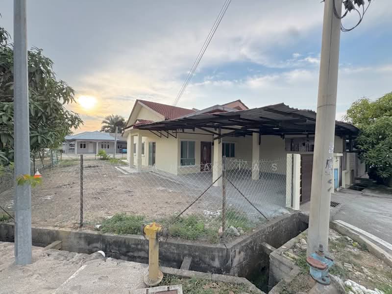 Rumah Teres 1 Tingkat untuk Dijual di Taman Desa Bukit Permata (Kapar) - Izzah Alias - Exterior - PropertyGuru.com.my
