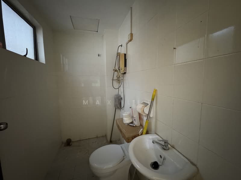 Rumah Teres 2.5 Tingkat untuk Dijual di Taman Bukit Serdang (Seri Kembangan) - Max Lee - Bathroom - PropertyGuru.com.my