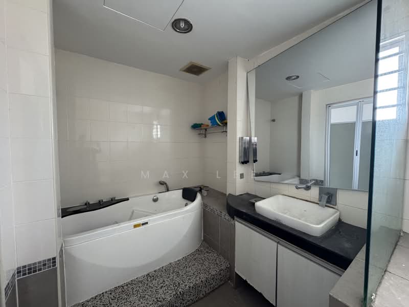Rumah Teres 2.5 Tingkat untuk Dijual di Taman Bukit Serdang (Seri Kembangan) - Max Lee - Bathroom - PropertyGuru.com.my