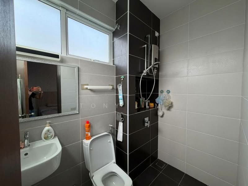 Semi-Detached House for Rent in Austin (Johor Bahru) - Tony Lim - Bathroom - PropertyGuru.com.my