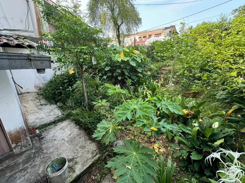 Semi-Detached House for Sale in Taman Pelangi (Johor Bahru) - Johnson Chong - Exterior - PropertyGuru.com.my