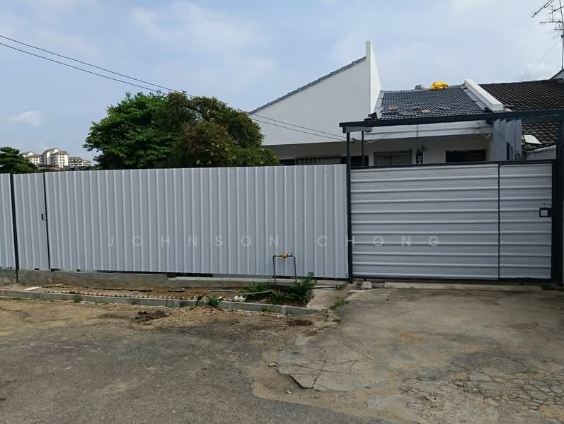 Semi-Detached House for Sale in Taman Pelangi (Johor Bahru) - Johnson Chong - Exterior - PropertyGuru.com.my