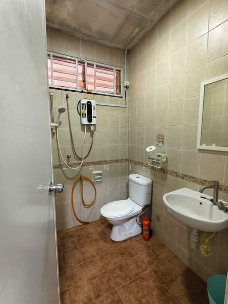 2.5-storey Terraced House for Sale in Bandar Seri Alam (Masai) - Alan Ler - Bathroom - PropertyGuru.com.my
