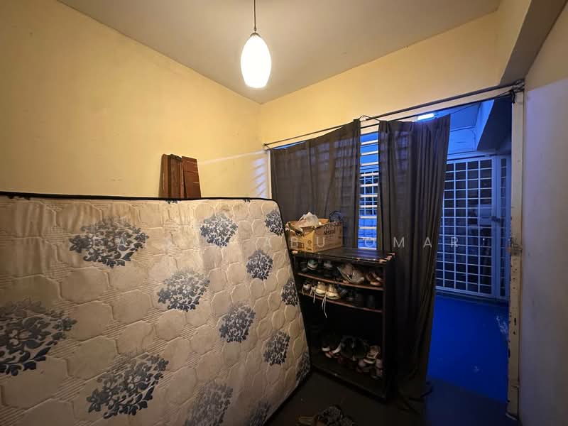 Apartment for Sale at Lakeview Apartments - Faisal Abu Omar - Bedroom - PropertyGuru.com.my