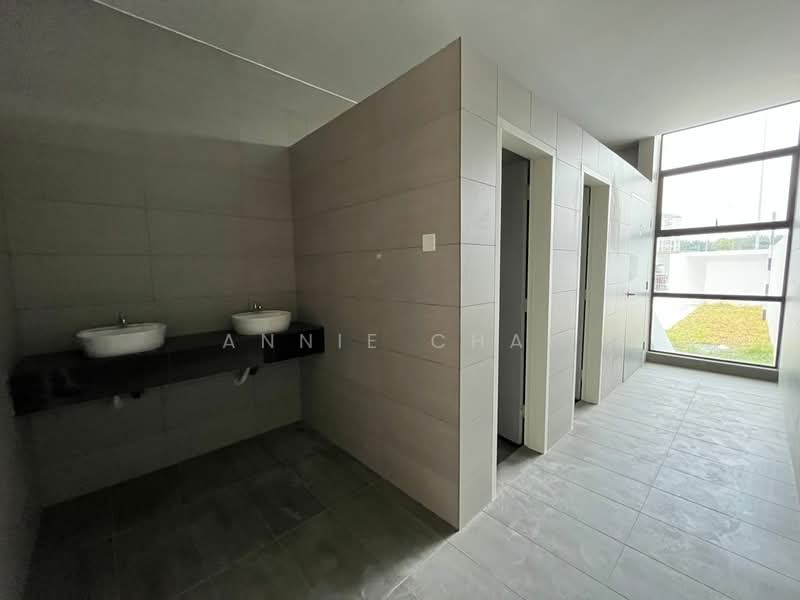 Kilang untuk Dijual di Taman Desa Cemerlang (Ulu Tiram) - Annie Chai - Bathroom - PropertyGuru.com.my