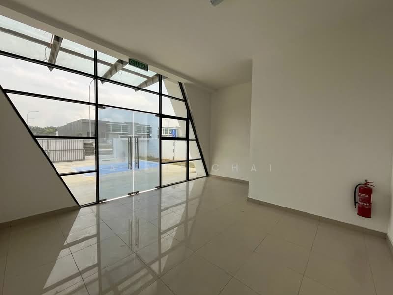 Kilang untuk Dijual di Taman Desa Cemerlang (Ulu Tiram) - Annie Chai - Entrance - PropertyGuru.com.my