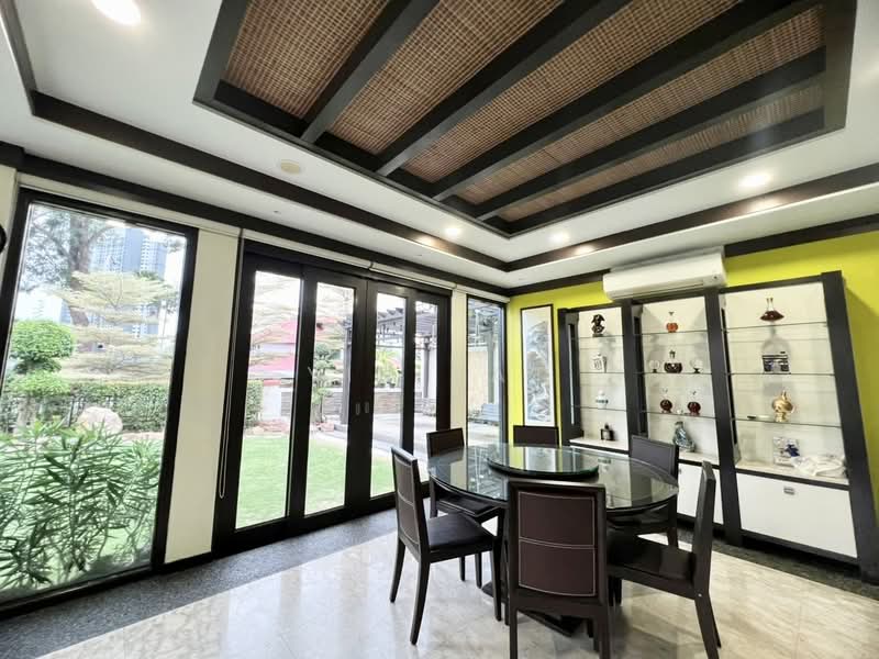 Semi-Detached House for Sale in Taman Molek (Johor Bahru) - Yik Tat - PropertyGuru.com.my