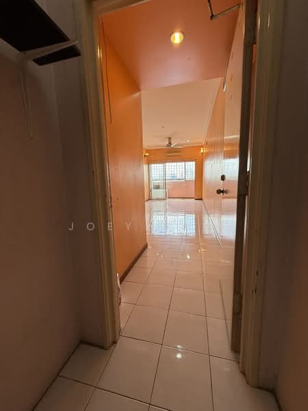 Apartment for Sale at Sri Teratai Apartment - Joey Wong - Corridor - PropertyGuru.com.my